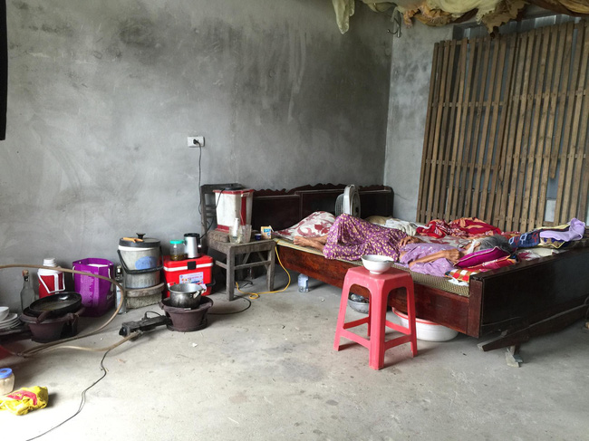 nghe an cu ong 85 tuoi bi ung thu suot nhieu nam gang guong cham vo nam liet giuong vi tai bien