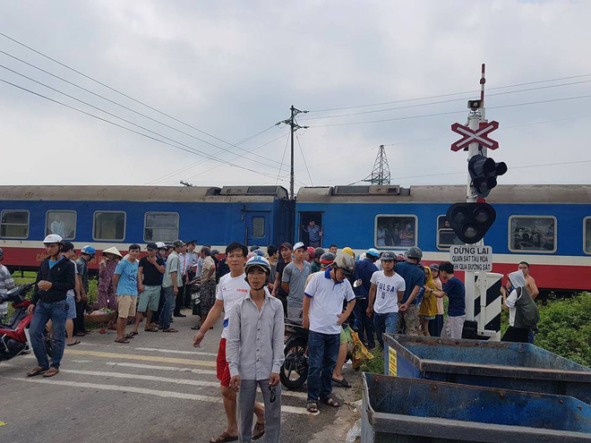 tren duong den tham con trai cha bi tau lua keo le gan 200 met tu vong thuong tam