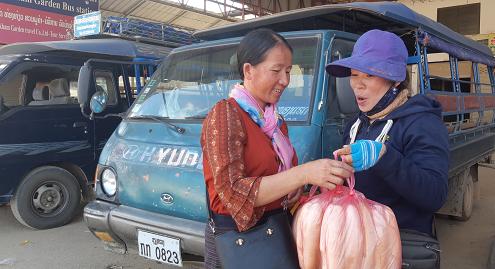 chuyen nhoc nhan muu sinh cua nhung nguoi phu nu xa xu o dat nuoc trieu voi