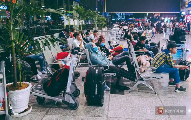 ve may bay tet ky hoi 2019 hanh khach keu troi vi gia cao kho mua noi ve khu hoi