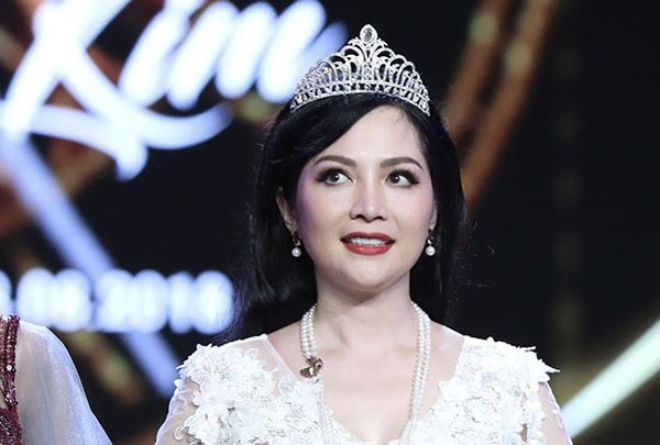 tran tieu vy gap ap luc gi khi tham gia hoa hau the gioi