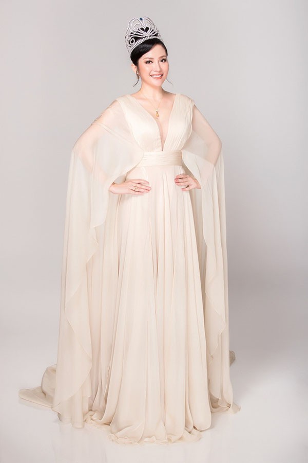 tran tieu vy gap ap luc gi khi tham gia hoa hau the gioi