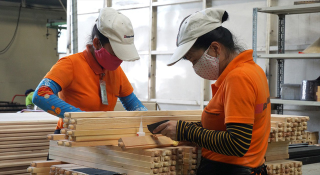 tu binh luan khong phai ngau nhien samsung dau tu hon 17 ty usd vao viet nam den ly le ve thoi van moi cua nuoc ta giua luc trade war nong bong cua smcp
