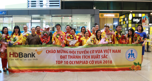 choi bien ao truong son am vang o olympiad day bat ngo