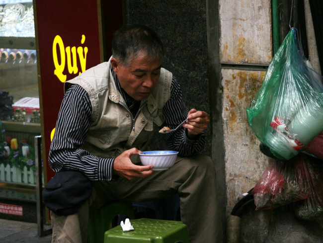 ha noi gio lanh ve nguoi dan voi va keo di mua do mua dong chong ret