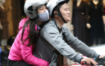 ha noi gio lanh ve nguoi dan voi va keo di mua do mua dong chong ret