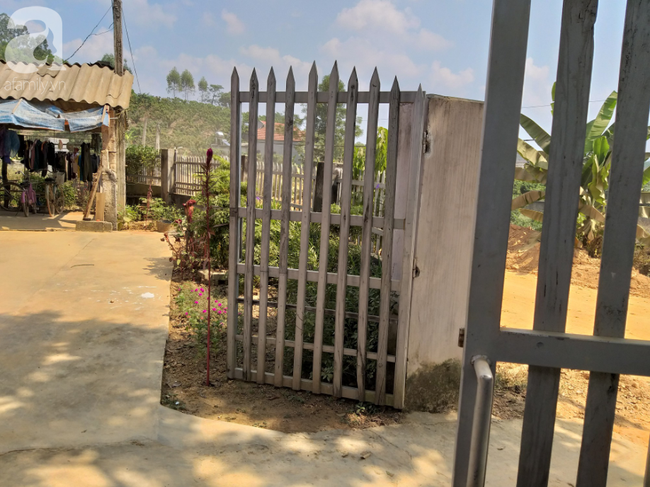 be gai 6 tuoi tho ngay ke lai giay phut bi hang xom keo vao buong xam hai