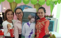 vi khach moi dac biet trong dam cuoi vua nhin da thay ngac nhien thich thu