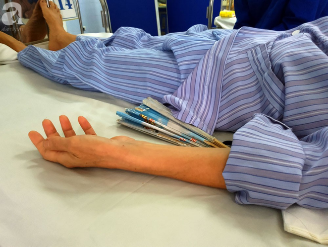 nam dinh chang trai tre tan tat khoc tuyet vong khi vo hon gan 10 tuoi len con dau tim ma khong tien chay chua