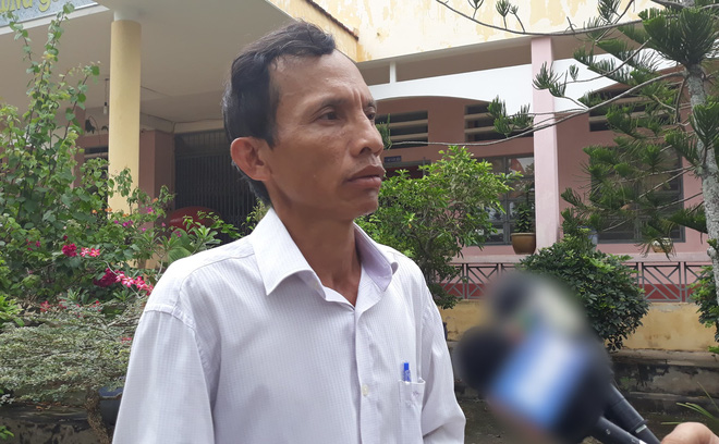 hieu truong truong noi xay ra vu day dien dut khien 6 hoc sinh thuong vong troi da tanh mua va co phu huynh den don nen moi cho cac em ra ve