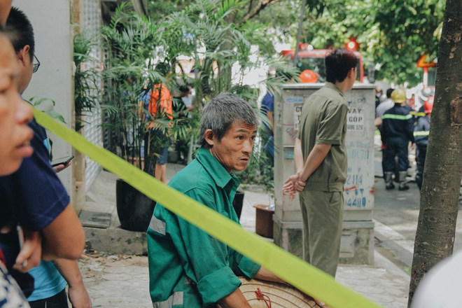 vu chay xuong kinh doanh sofa o ha noi nguoi dan ong tu vong thuong tam khi den tham vo va con trai