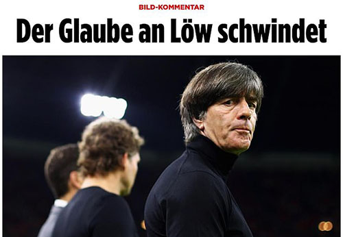 sa sut phong do hlv joachim low bi bao duc ghe lanh doi sa thai