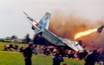 tiem kich su 27 ukraine vua roi khi khong chien voi f 15 phi cong my thiet mang