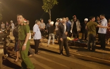 nu sinh lop 11 tu vong duoi ho de lai dien thoai chua nhieu tin nhan tieu cuc