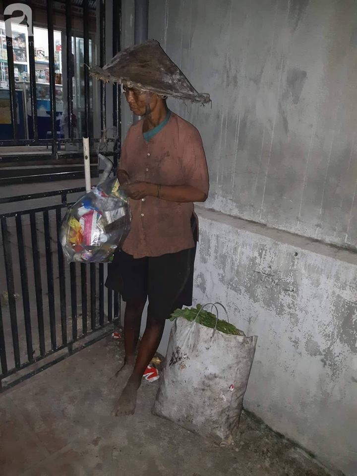 ba me mu gan 90 tuoi va con gai tam than giua ha noi duoc nghe nhieu tieng nguoi den choi la mung lam
