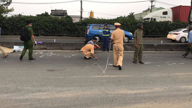 tai nan kinh hoang tai sai gon 2 nguoi chet 3 nguoi bi thuong nang giao thong un tac nghiem trong