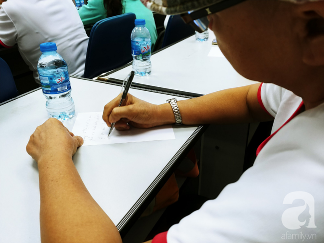 tam su cuoi ra nuoc mat cua nu benh nhan ung thu vu ngay 20 10 thay mat bac si la muon oi