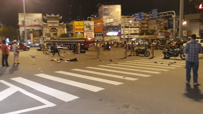 tai nan kinh hoang o hang xanh nu tai xe co bieu hien say xin mieng lien tuc de em lo de em lo