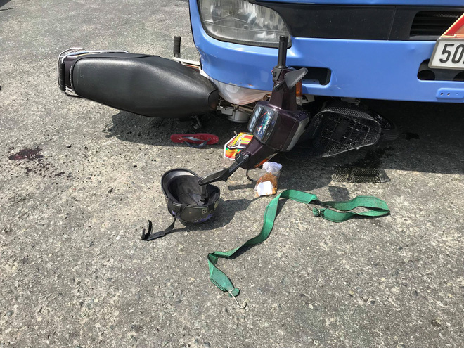 nu sinh vien nam nhat o sai gon bi xe container cuon vao gam trong thuong