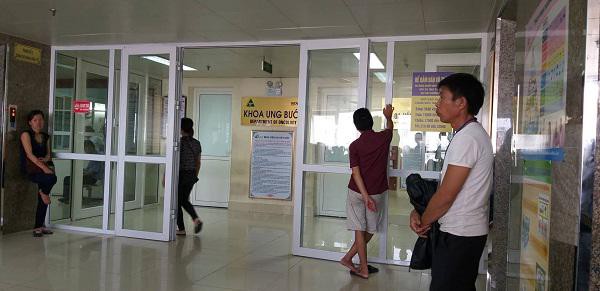 ke dam chem lien tiep be gai lop 2 o ha noi doi tuong tung co thu trong nha sau khi gay an