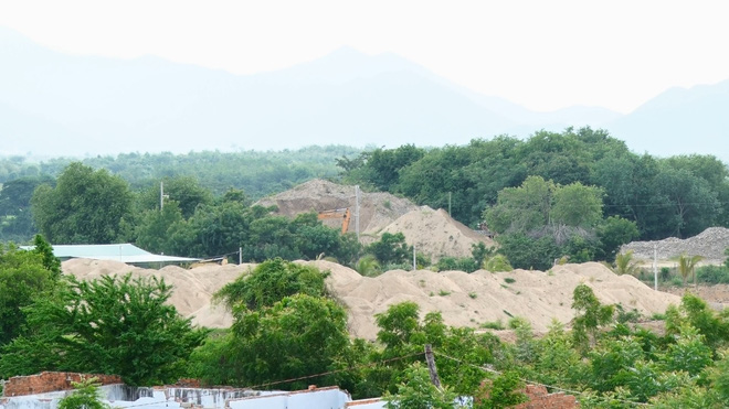 nguoi da lat buc xuc vi nhung hung than cho cat am am do ve thanh pho trong dem