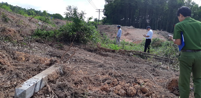 nong doanh nghiep loi dung boc phong hoa truc duong sat bac nam de van chuyen dat ra khoi dia phuong