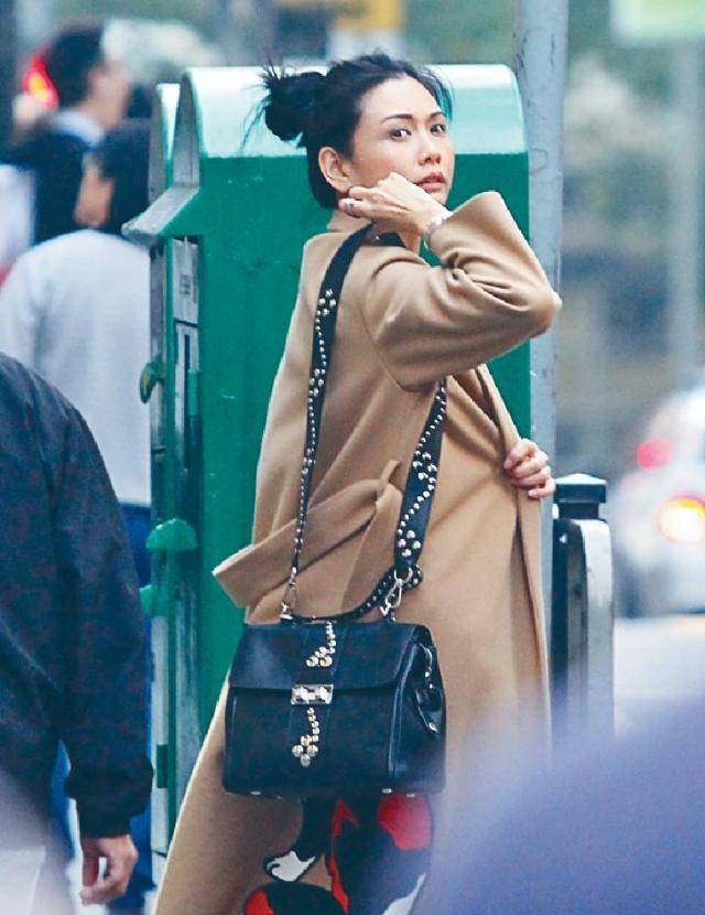 cuu nu hoang phim nong gay sot vi qua tre dep o tuoi 50