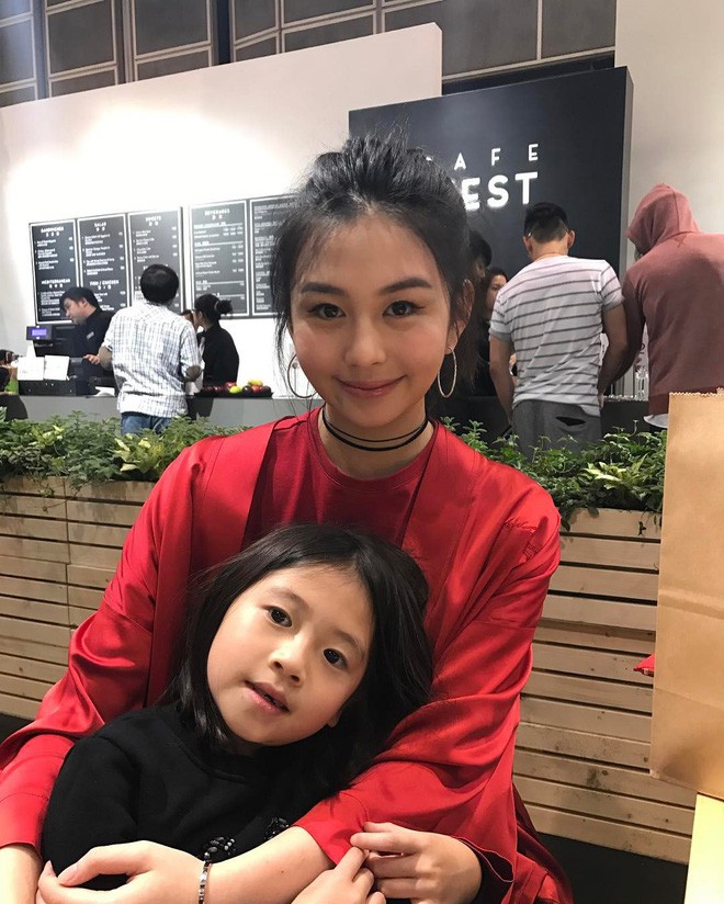 cuu nu hoang phim nong gay sot vi qua tre dep o tuoi 50