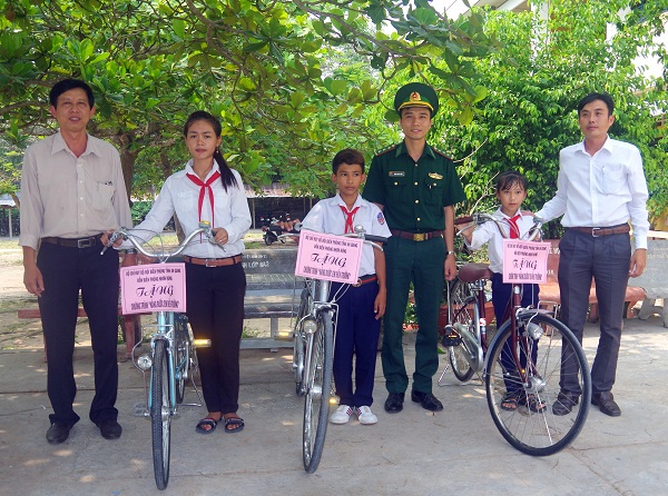 bo doi bien phong an giang gieo niem tin noi gian kho