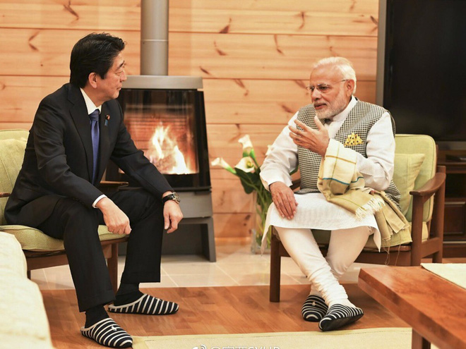 ong abe lan dau khoe nha rieng sang trong ong modi hoc cach dung dua kieu nhat