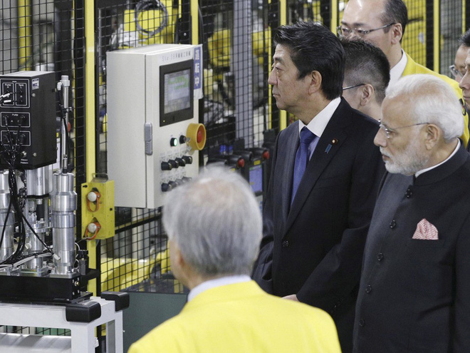 ong abe lan dau khoe nha rieng sang trong ong modi hoc cach dung dua kieu nhat