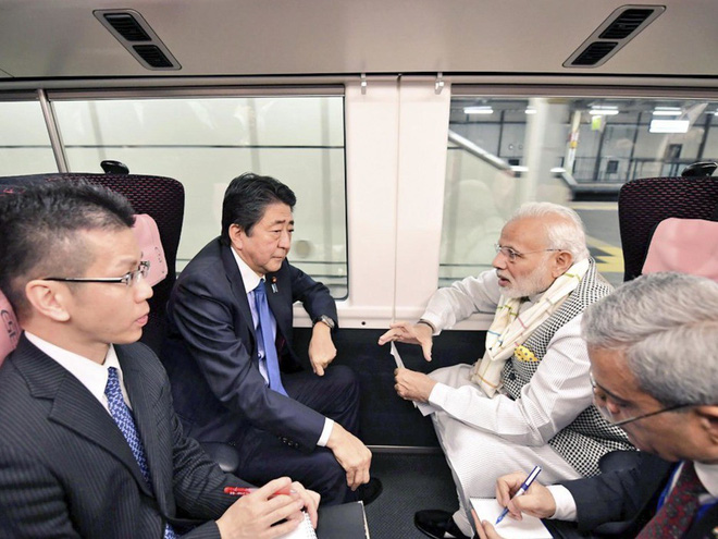 ong abe lan dau khoe nha rieng sang trong ong modi hoc cach dung dua kieu nhat