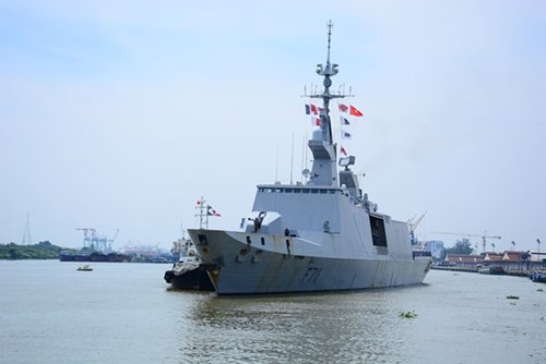 viet nam co nen tiep nhan khinh ham lop la fayette tang hinh cua phap