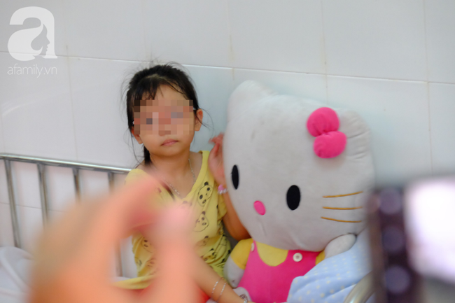 vu nhieu tre nghi ngo doc sau khi an banh mi toi vua dua con ut di vien thi nghe con lon phai cap cuu
