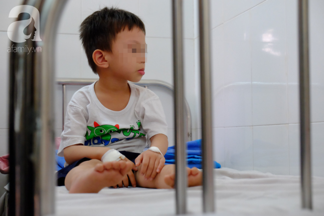 vu nhieu tre nghi ngo doc sau khi an banh mi toi vua dua con ut di vien thi nghe con lon phai cap cuu