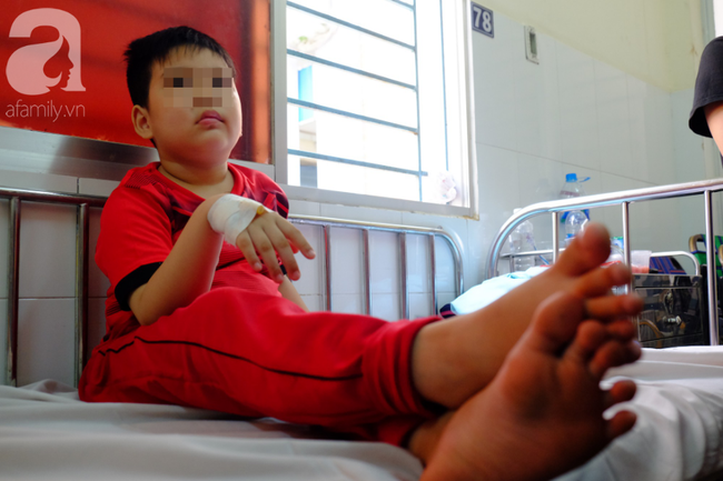vu nhieu tre nghi ngo doc sau khi an banh mi toi vua dua con ut di vien thi nghe con lon phai cap cuu