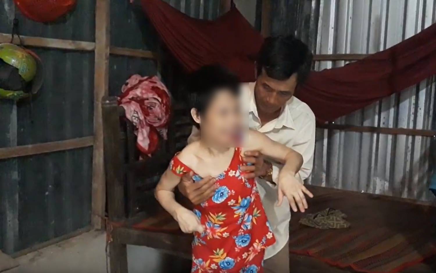 Bạc Liêu: Người cha đau đớn kể con gái bại não nghi bị hàng xóm xâm hại đến mang thai 2 lần