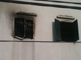 Hà Nội: Giận vợ, con mua xăng về đóng cửa đốt nhà