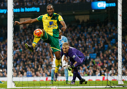 otamendi va yaya toure ghi ban man city duy tri ngoi dau bang
