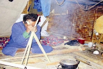 Ngủ ngồi đề phòng thú dữ