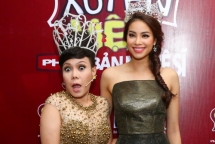 viet huong do vuong mien voi hoa hau hoan vu pham huong