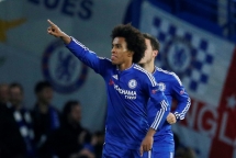 willian toa sang chelsea nhoc nhan vuot qua dinamo kiev