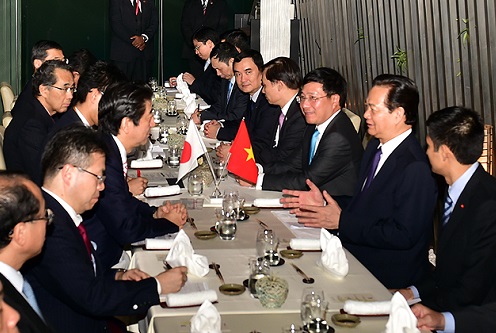 thu tuong nguyen tan dung gap thu tuong nhat ban shinzo abe