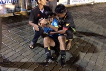 trong tai thai lan bi danh chay mau dau vi ban do