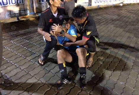 trong tai thai lan bi danh chay mau dau vi ban do