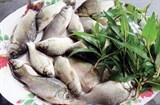 Mưa về, nhớ con cá diếc kho nén
