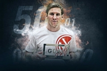 vuot qua ronaldo neymar va suarez messi lan thu 4 gianh giai goal 50