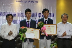con trai nguoi tho sua khoa nhan bang khen cua thu tuong