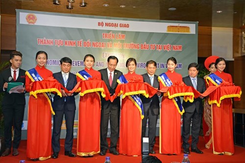 trien lam thanh tuu kinh te doi ngoai va moi truong dau tu tai viet nam