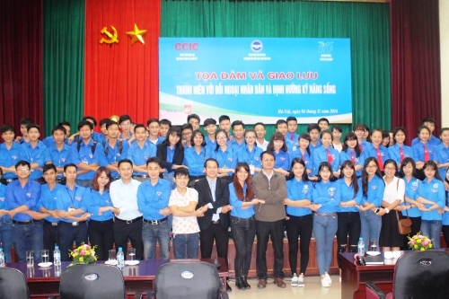 ccic to chuc toa dam thanh nien voi cong tac doi ngoai nhan dan va dinh huong ky nang song
